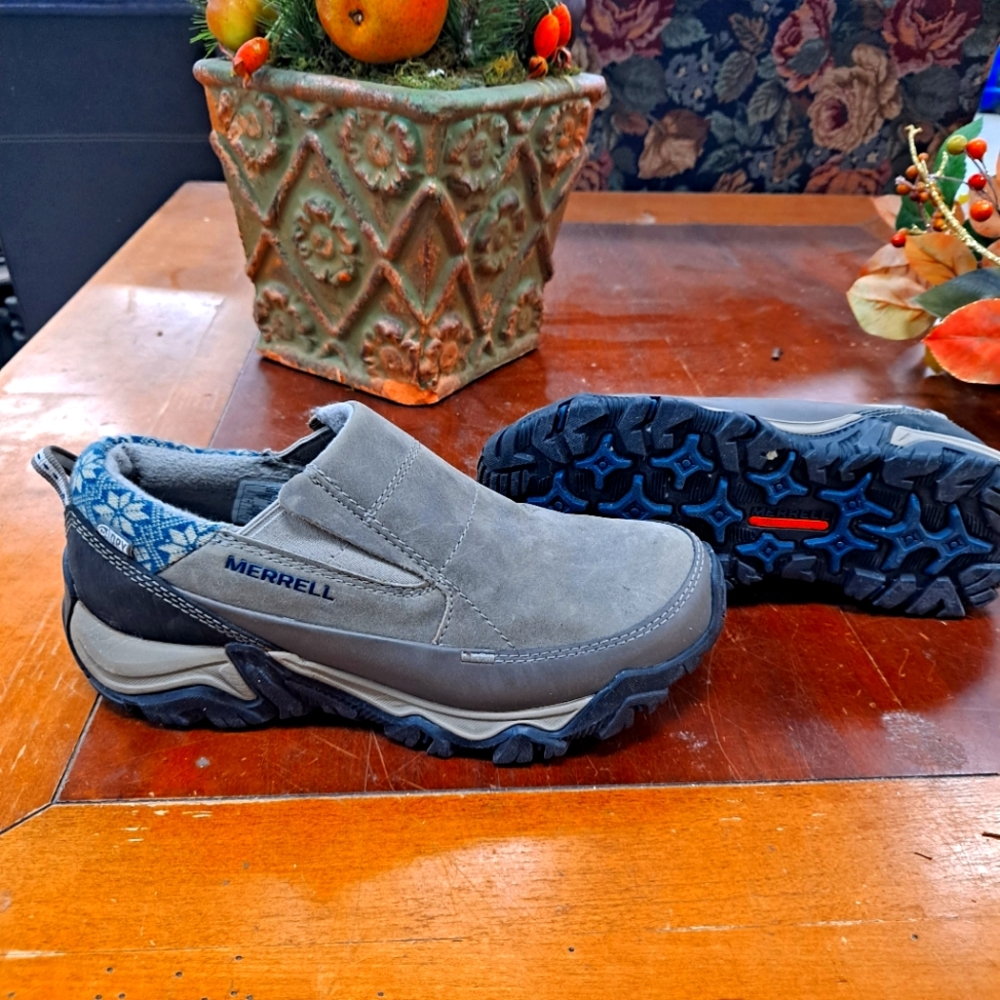 Women's Merrell shoes size 6 1/2